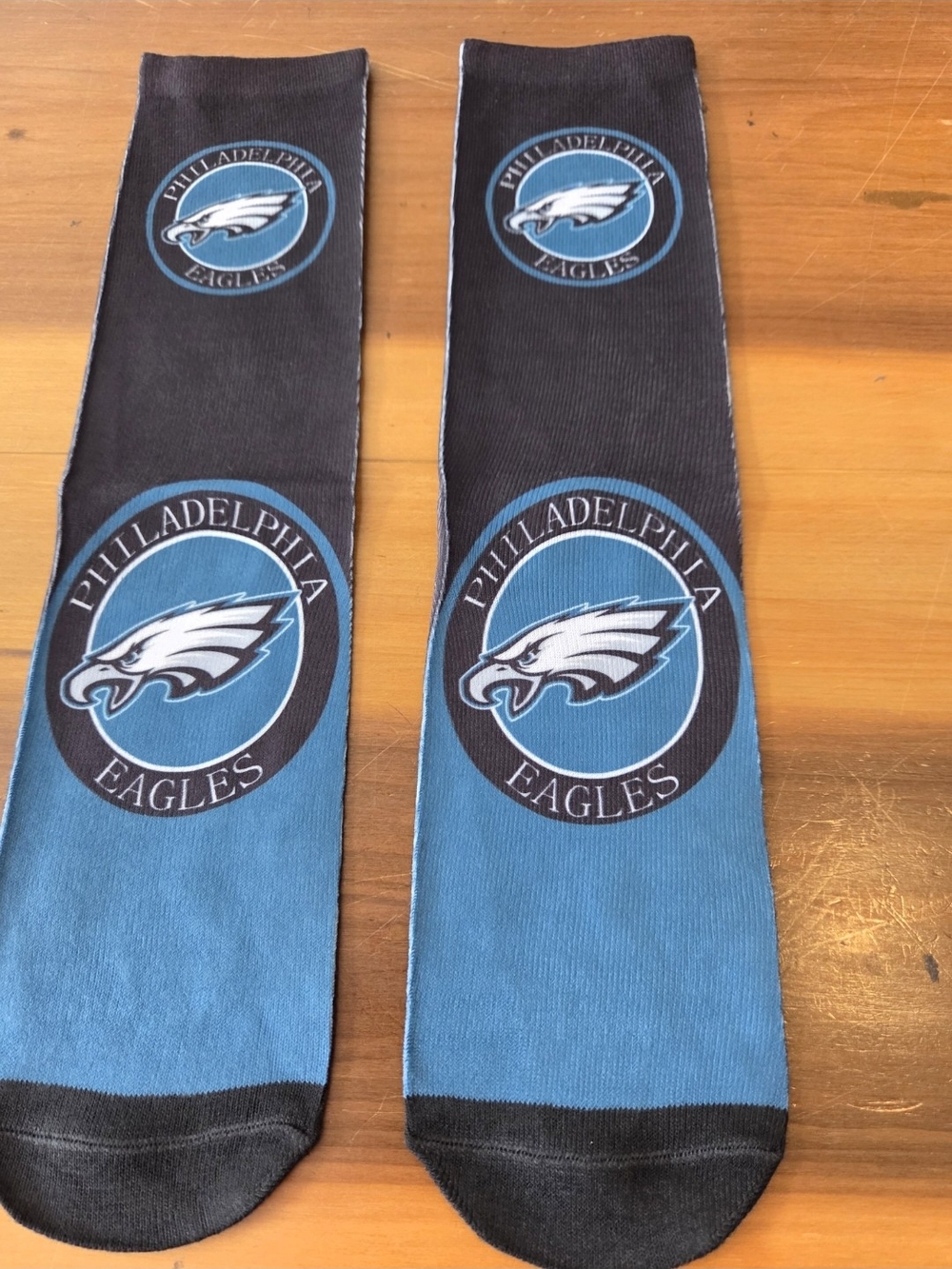 PHILADELPHIA EAGLES GREEN & BLACK ADULT SOCKS